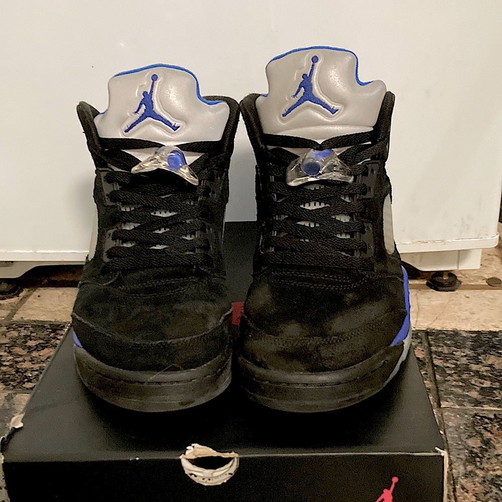Jordan 5 racer blue in a size 8 for 160.